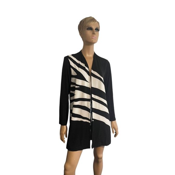 NWT Chico's Womens Knit Kit Zebra Print Optic White Black Jacket - Size 2 12/14 - Picture 2 of 11